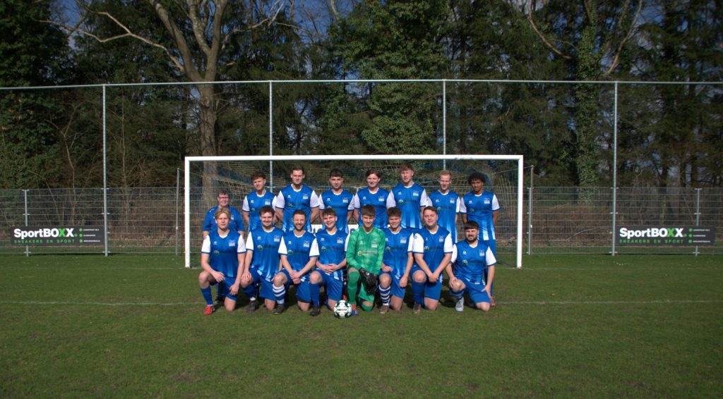 2e elftal foto