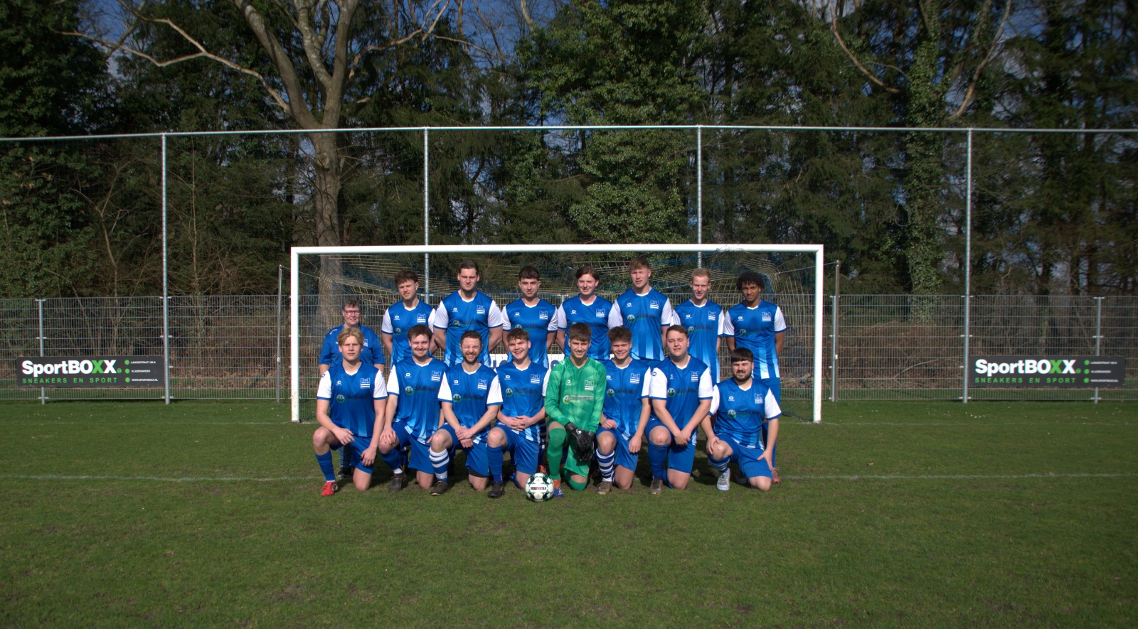 2e elftal foto