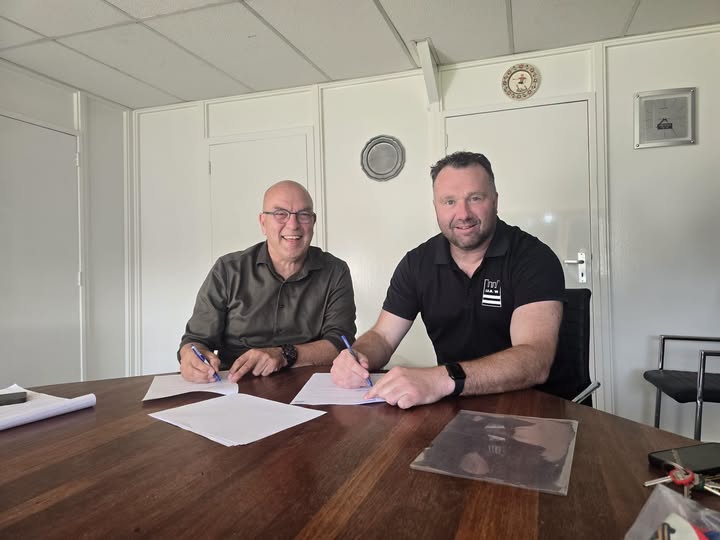 Nieuwe trainer tekent contract